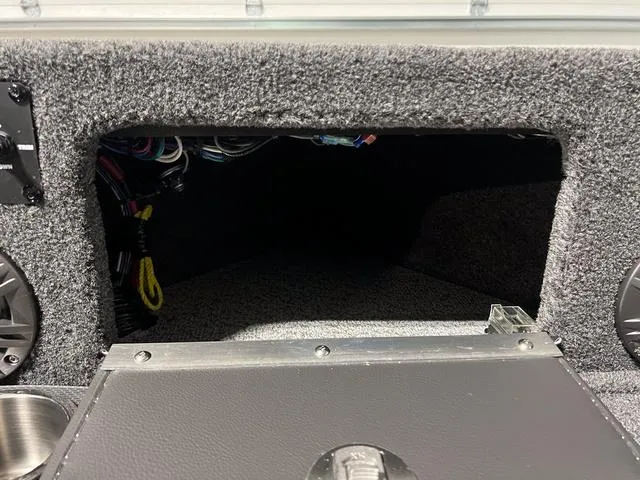 Slide: The Image of Lund 2175 Pro V Sport 2024 - 45