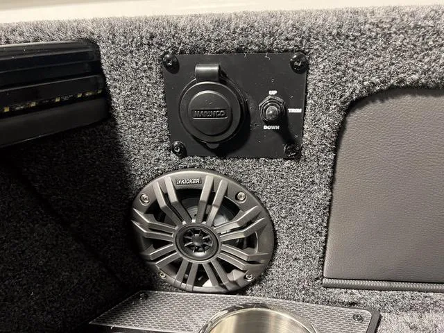 Slide: The Image of Lund 2175 Pro V Sport 2024 - 46