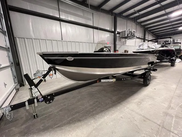 Slide: The Image of Lund 1600 Fury SS 2024 - 2