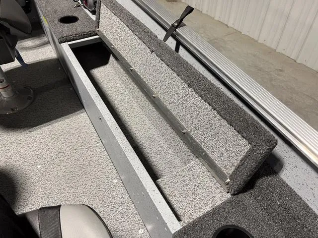 Slide: The Image of Lund 1600 Fury SS 2024 - 7