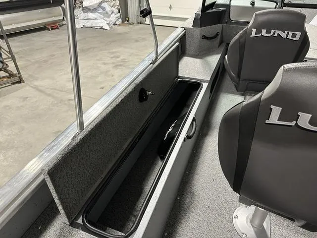 Slide: The Image of Lund 2075 Alaskan Sport 2025 - 11