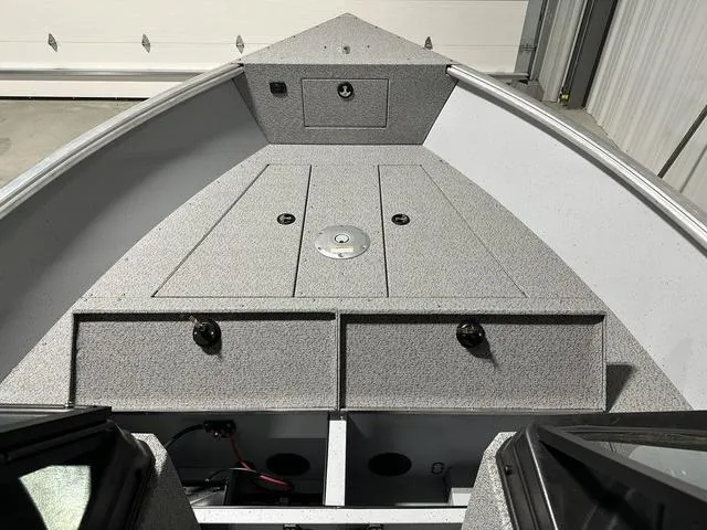 Slide: The Image of Lund 2075 Alaskan Sport 2025 - 17