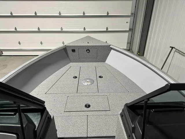 Slide: The Image of Lund 2075 Alaskan Sport 2025 - 18