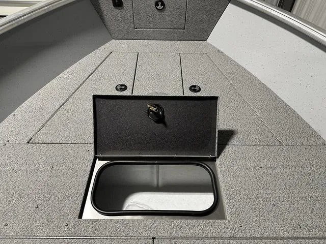 Slide: The Image of Lund 2075 Alaskan Sport 2025 - 20