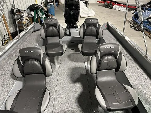 Slide: The Image of Lund 2075 Alaskan Sport 2025 - 6