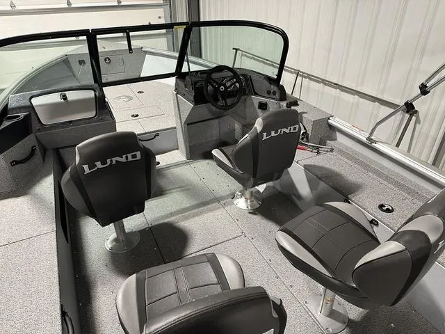 Slide: The Image of Lund 2075 Alaskan Sport 2025 - 9