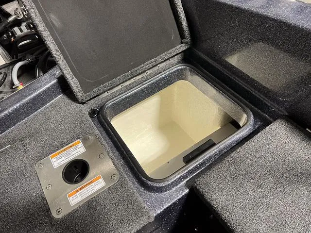 Slide: The Image of Lund 189 Pro-V Sport 2024 - 12