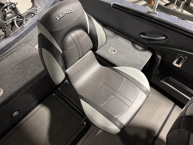 Slide: The Image of Lund 189 Pro-V Sport 2024 - 14