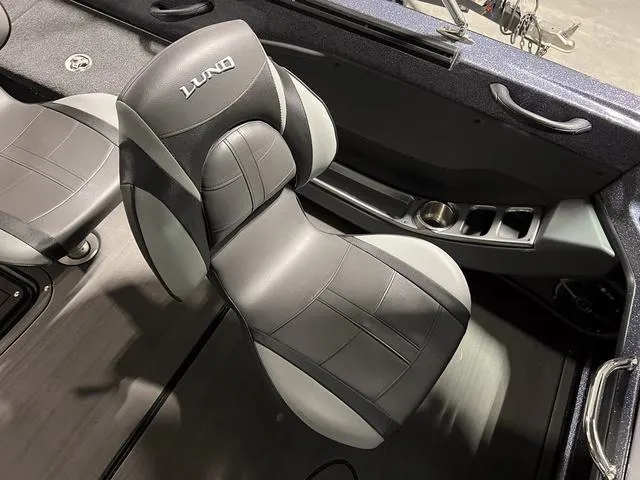 Slide: The Image of Lund 189 Pro-V Sport 2024 - 15