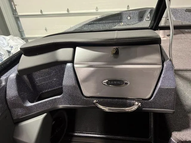 Slide: The Image of Lund 189 Pro-V Sport 2024 - 16