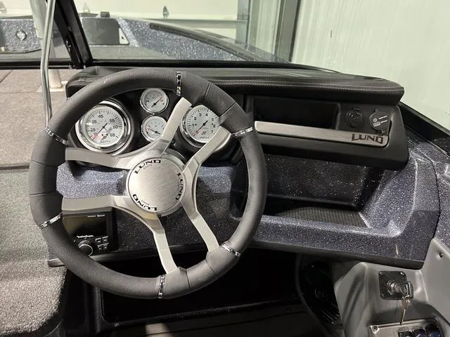 Slide: The Image of Lund 189 Pro-V Sport 2024 - 19