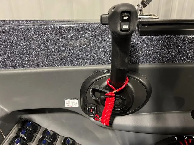 Slide: The Image of Lund 189 Pro-V Sport 2024 - 24