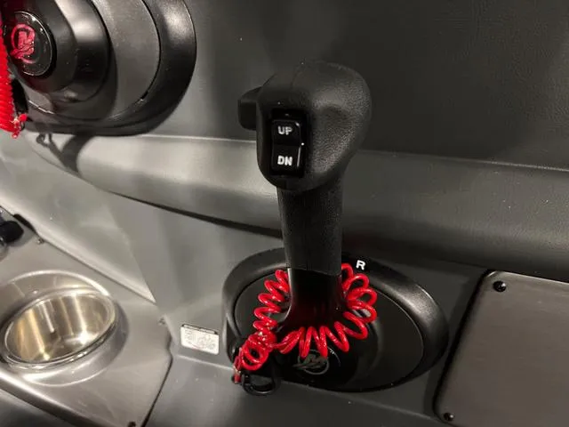 Slide: The Image of Lund 189 Pro-V Sport 2024 - 25