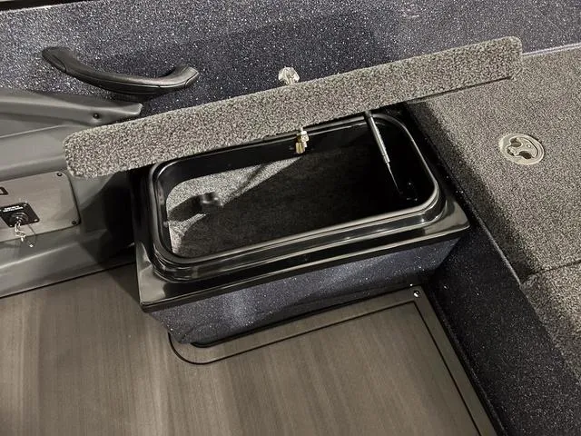 Slide: The Image of Lund 189 Pro-V Sport 2024 - 7