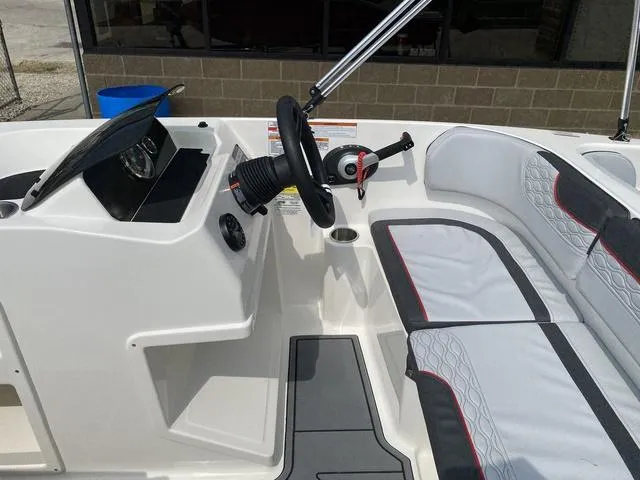 Slide: The Image of Bayliner Element M17 2023 - 24