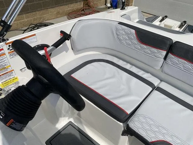 Slide: The Image of Bayliner Element M17 2023 - 26