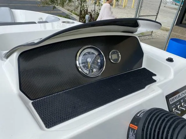 Slide: The Image of Bayliner Element M17 2023 - 36