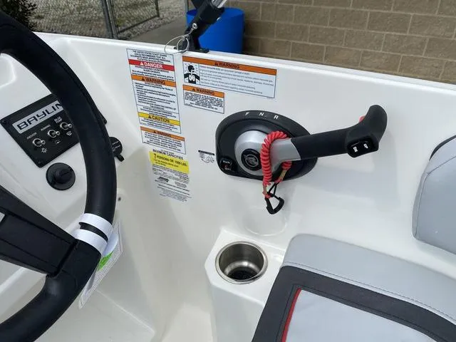 Slide: The Image of Bayliner Element M17 2023 - 38