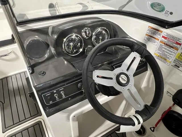 Slide: The Image of Bayliner VR4 BOWRIDER 2023 - 11