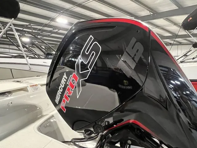 Slide: The Image of Bayliner VR4 BOWRIDER 2023 - 5