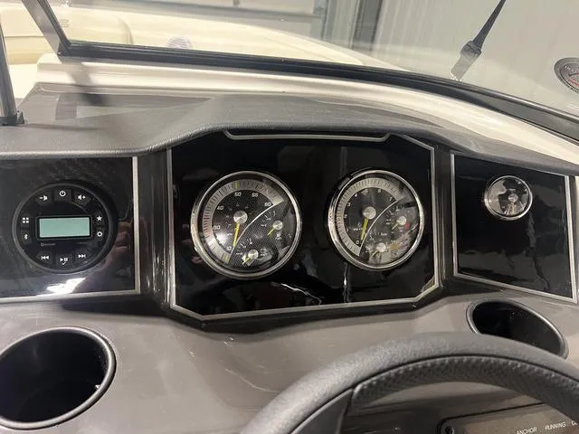 Slide: The Image of Bayliner VR5 Bowrider 2024 - 25