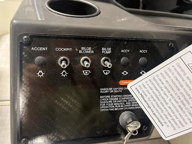 Slide: The Image of Bayliner VR5 Bowrider 2024 - 26