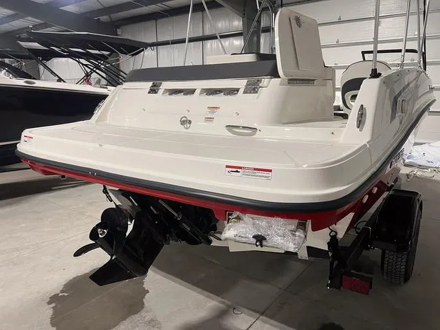 Slide: The Image of Bayliner VR5 Bowrider 2024 - 5