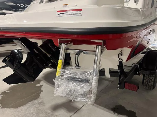 Slide: The Image of Bayliner VR5 Bowrider 2024 - 6