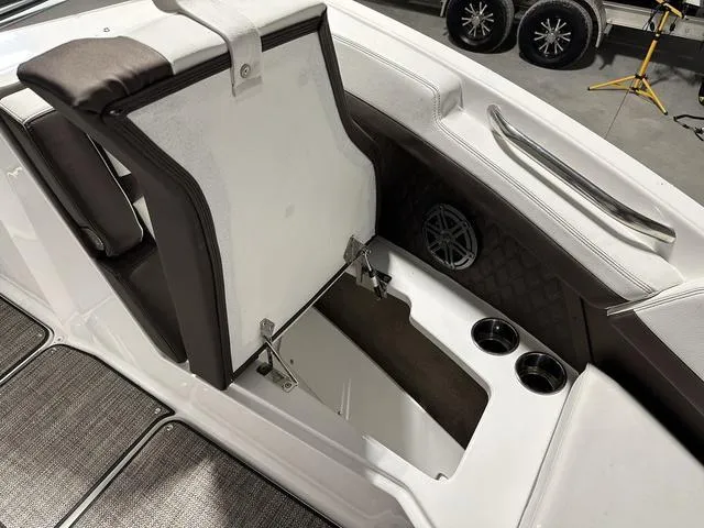 Slide: The Image of Cobalt R6 2025 - 24