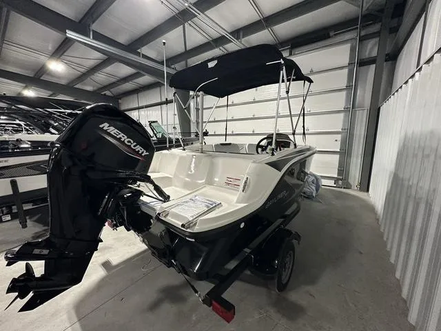 Slide: The Image of Bayliner M15 2024 - 4