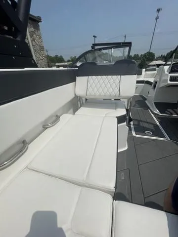 Slide: The Image of Bayliner DX 2250 2022 - 11