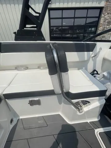 Slide: The Image of Bayliner DX 2250 2022 - 13