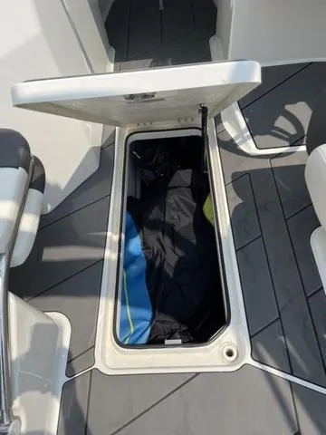 Slide: The Image of Bayliner DX 2250 2022 - 28