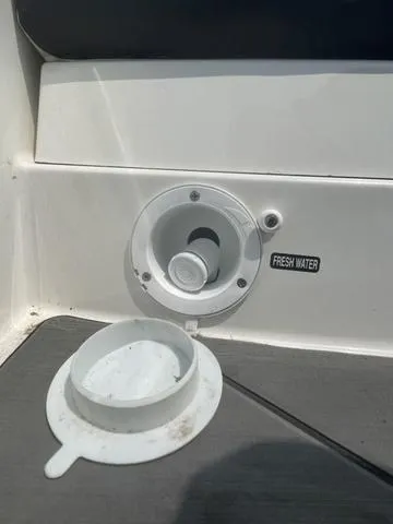 Slide: The Image of Bayliner DX 2250 2022 - 5