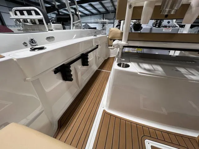 Slide: The Image of Bayliner Trophy T20 CX 2023 - 15