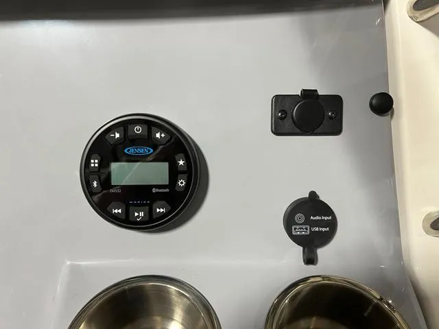 Slide: The Image of Bayliner Trophy T20 CX 2023 - 20