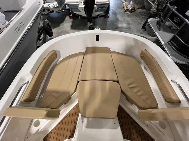 Slide: The Image of Bayliner Trophy T20 CX 2023 - 26