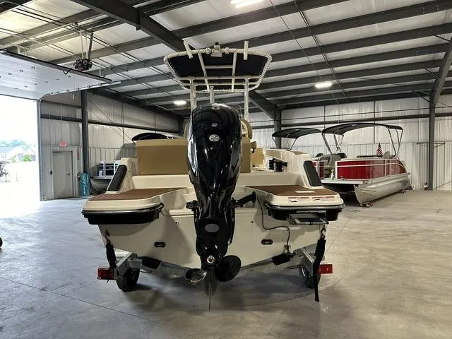 Slide: The Image of Bayliner Trophy T20 CX 2023 - 3