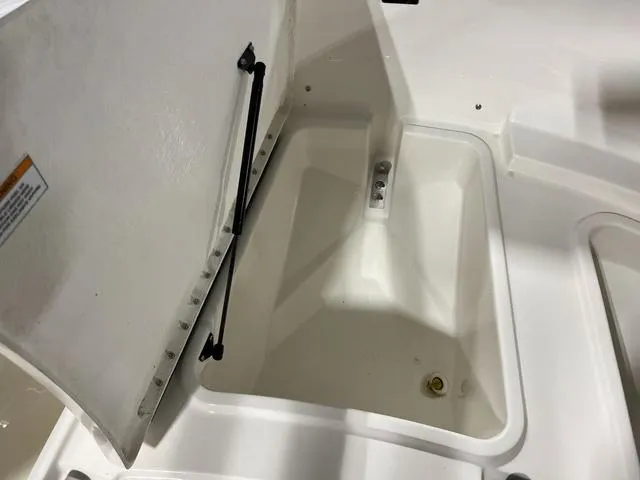 Slide: The Image of Bayliner Trophy T20 CX 2023 - 30