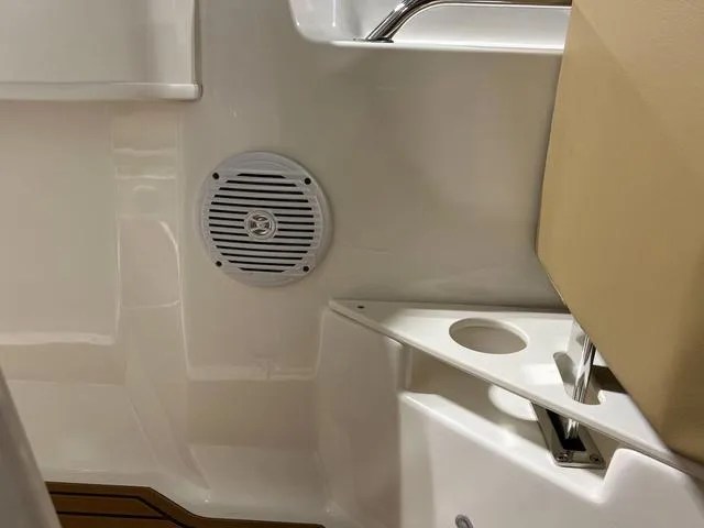 Slide: The Image of Bayliner Trophy T20 CX 2023 - 34