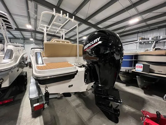 Slide: The Image of Bayliner Trophy T20 CX 2023 - 4