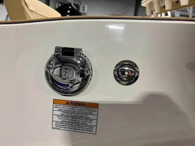 Slide: The Image of Bayliner Trophy T20 CX 2023 - 40