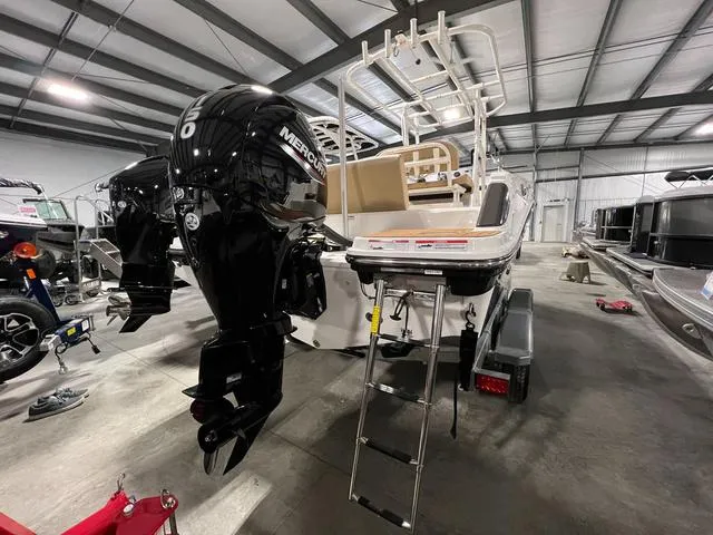 Slide: The Image of Bayliner Trophy T20 CX 2023 - 5