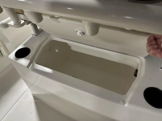 Slide: The Image of Bayliner Trophy T22 CX 2024 - 11