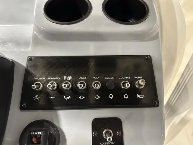 Slide: The Image of Bayliner Trophy T22 CX 2024 - 16