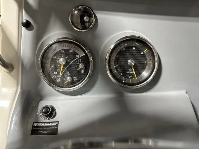 Slide: The Image of Bayliner Trophy T22 CX 2024 - 17