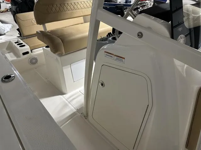 Slide: The Image of Bayliner Trophy T22 CX 2024 - 18