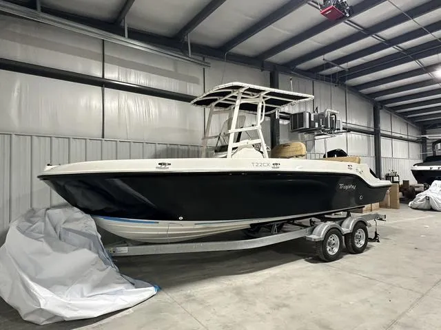 Slide: The Image of Bayliner Trophy T22 CX 2024 - 2