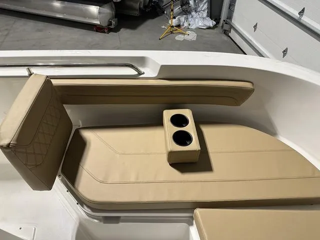 Slide: The Image of Bayliner Trophy T22 CX 2024 - 22