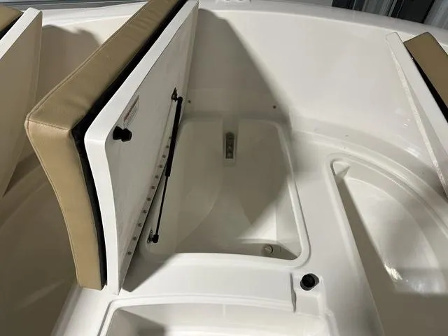 Slide: The Image of Bayliner Trophy T22 CX 2024 - 29